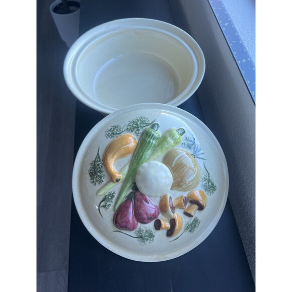 Vintage Los Angeles Potteries 1971 USA Cream Vegetable Lidded Casserole Dish - Picture 9 of 11